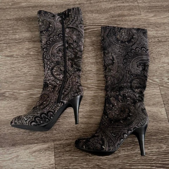 Early 2000s Black Paisley Tapestry Knee-High Boots - Picture 7 of 9